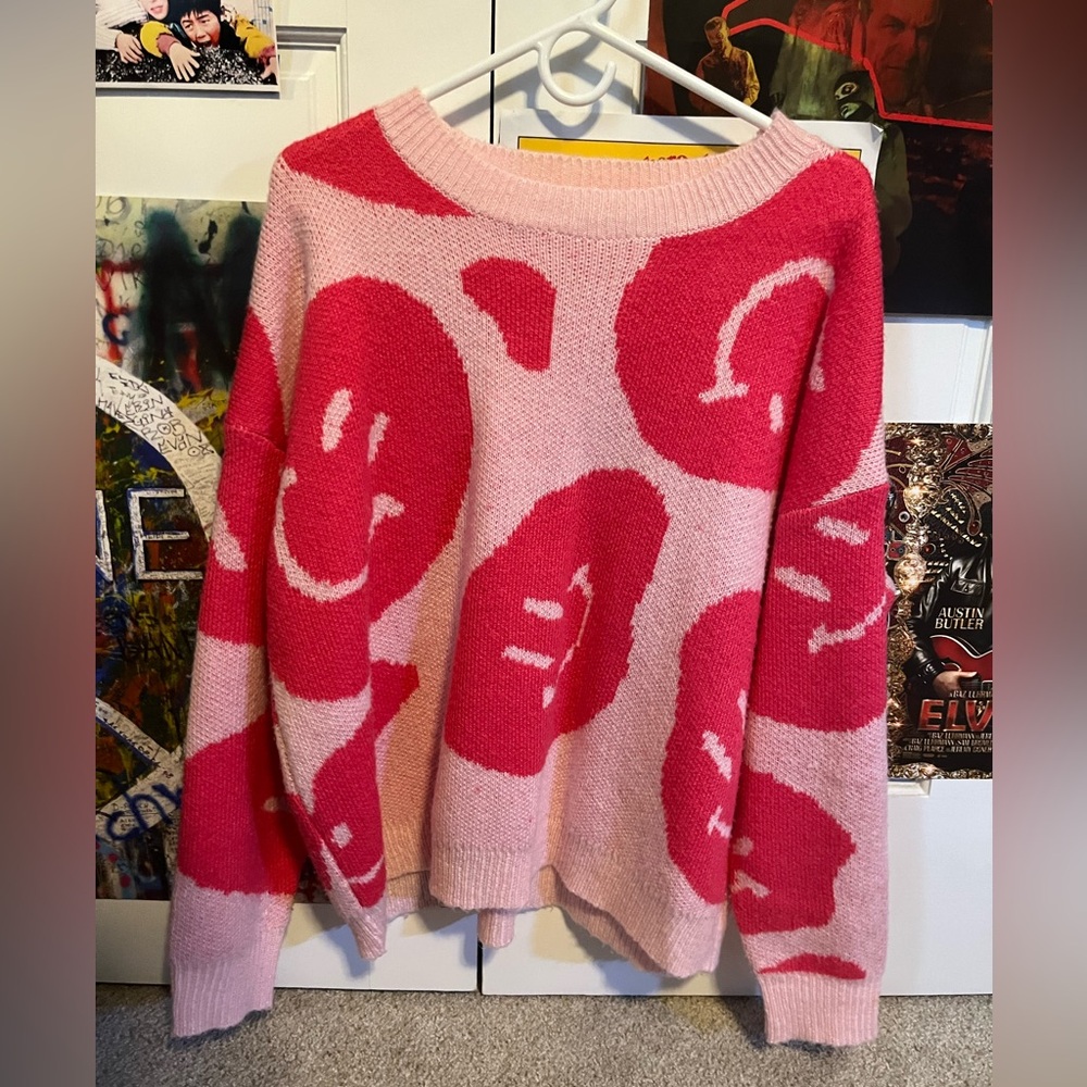 Oversized rose pink crewneck pink smiley face sweater size small